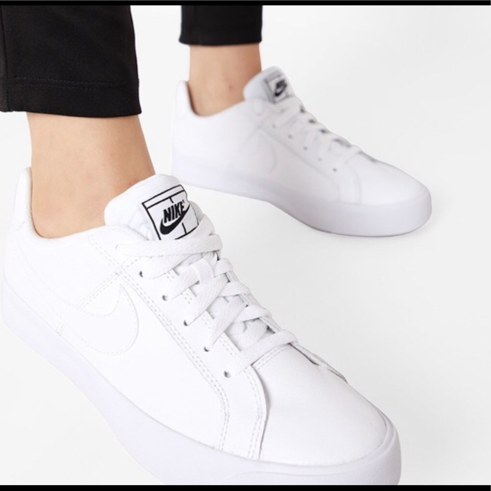 Nike Court Royale AC